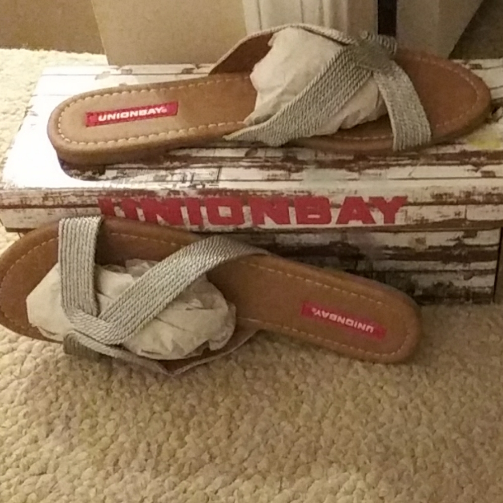 Women's. Slides